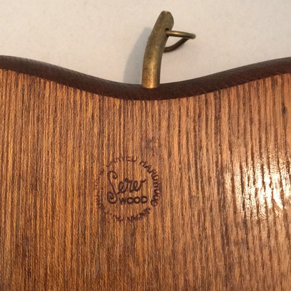 Fred Press Apple Shaped Serving Board with Fruit - Picture 4 of 5